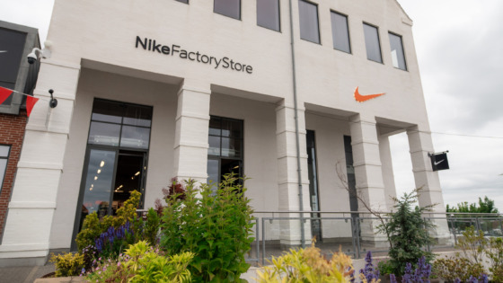 Kvinde iført sportstøj fra Nike – inspirationsbillede fra Nike Factory Store i Ringsted Designer Outlet