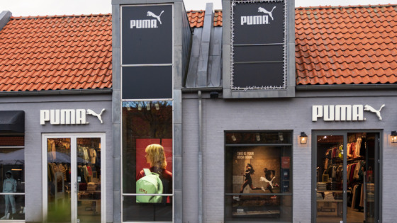 Inspirationsbillede fra Puma i Ringsted Designer Outlet hvor man kan købe sportstøj og sko til børne og voksne.