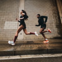 Inspirationsbillede fra Puma i Ringsted Designer Outlet hvor man kan købe sportstøj og sko til børne og voksne.